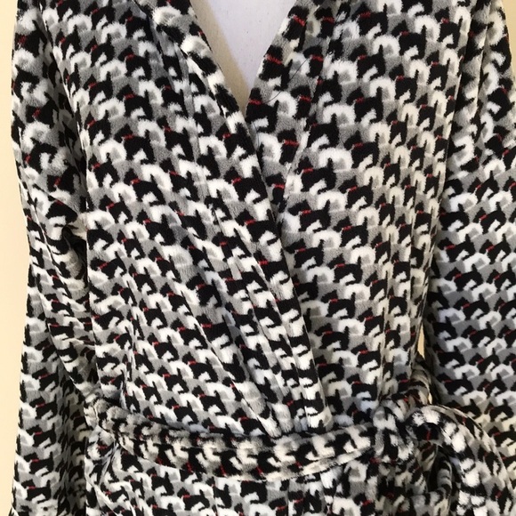 VERA BRADLEY Size L/XL grey combo fleece robe - Picture 2 of 8